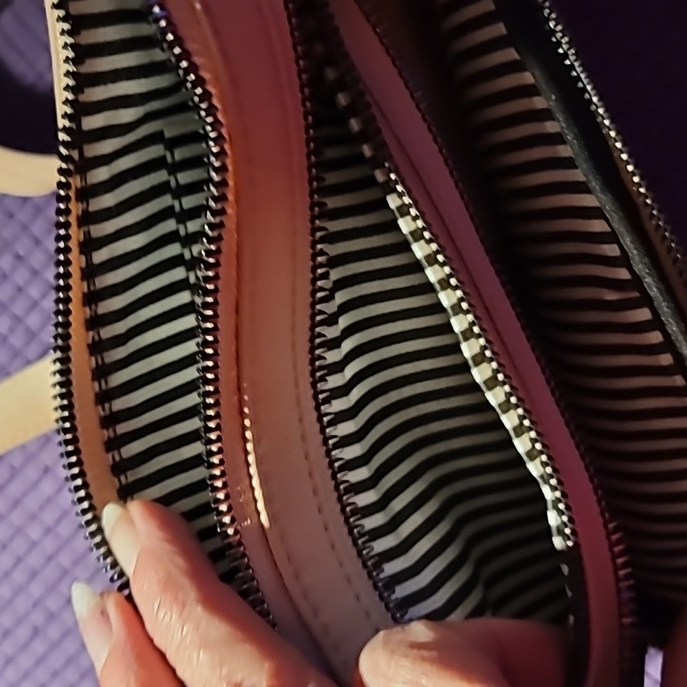 Purse - Picture 4 of 4